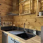 Authentique - Insolite - Sauna & Telecabine - Menage, Serviettes, Lit Fait Inclus * Rochesson