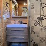 Authentique - Insolite - Sauna & Telecabine - Menage, Serviettes, Lit Fait Inclus Domek alpejski Rochesson