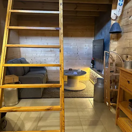 Authentique - Insolite - Sauna & Telecabine - Menage, Serviettes, Lit Fait Inclus 木屋 Rochesson